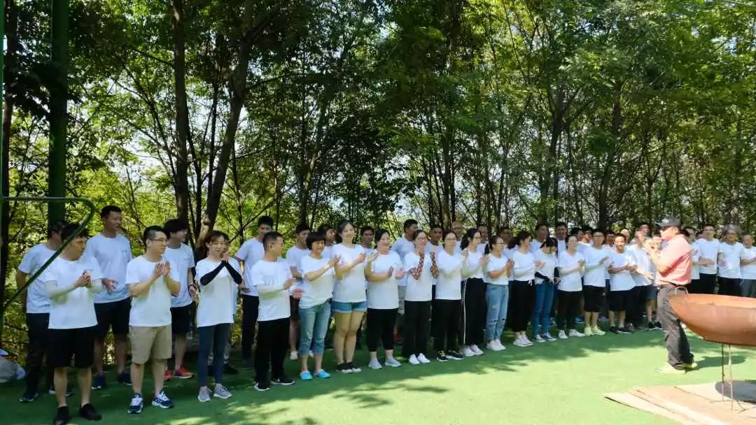 “雙良新型光催化“團(tuán)隊(duì)為王，風(fēng)雨同行”！